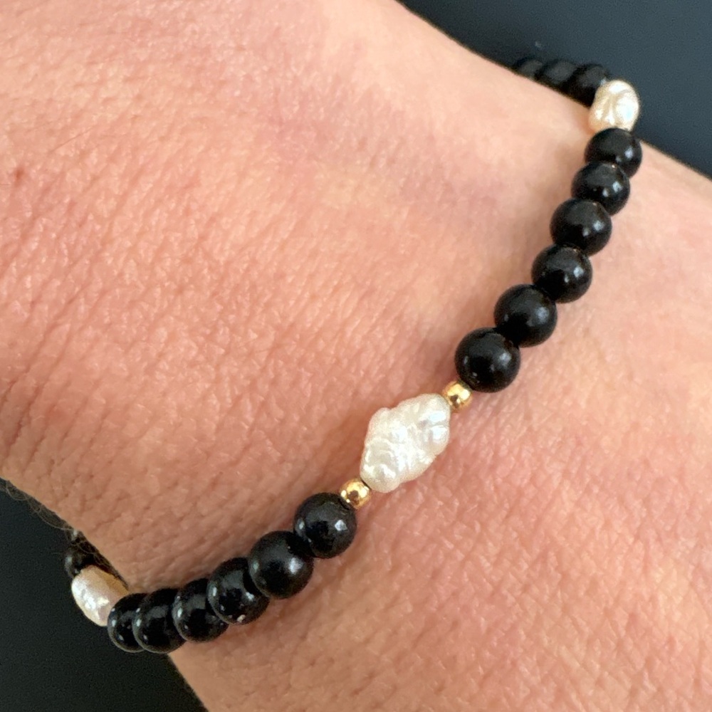12K Gold filled Onyx & seed Pearl Bead Bracelet 7” vintage